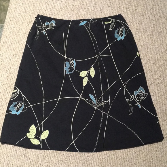 🎈SALE! Silk Loft Skirt - Picture 2 of 3
